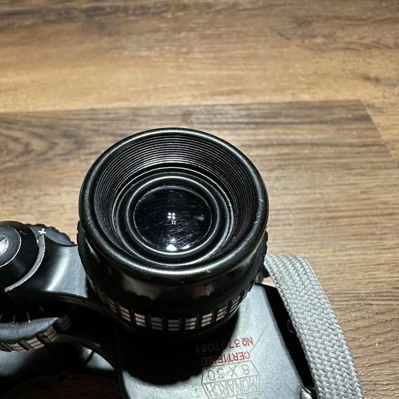 Vintage‎ Monarch 8x30 Feather Weight Binoculars Coated Lenses - Picture 5 of 15